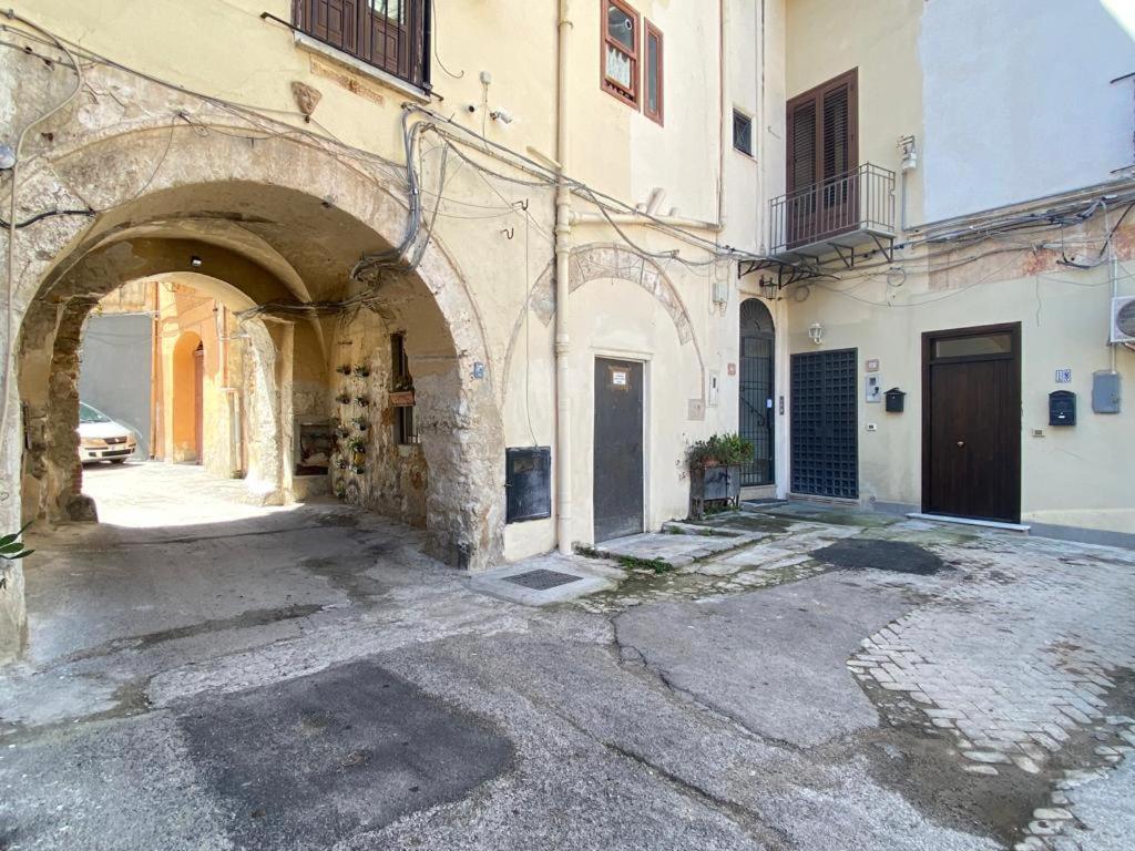 Le Camere Dei Re Normanni Palermo Exteriör bild